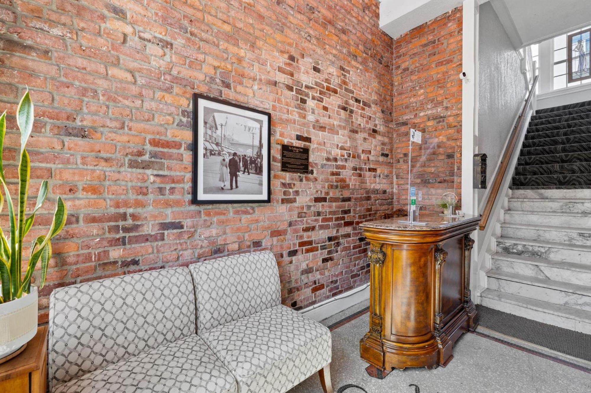 College Inn Hotel Seattle Luaran gambar